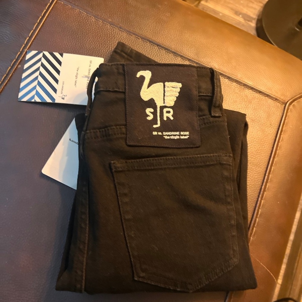 Black Skinny Jeans with Classic Denim Look